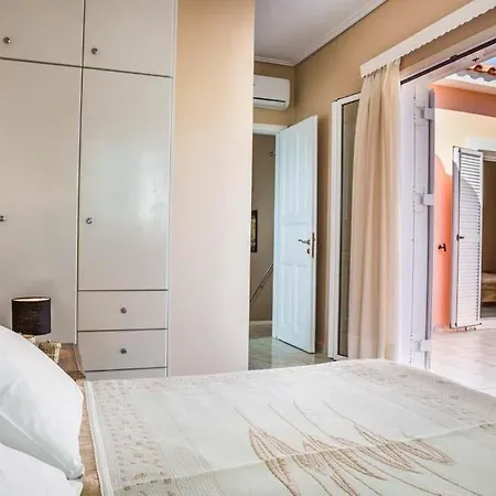 Sleeps 6 Pool Air Con Wifi Villa Karavádhos