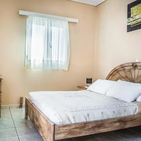 Sleeps 6 Pool Air Con Wifi Villa